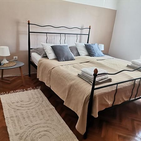 Casa Di Nonna Pina, Kuca U Blizini Arene Apartment Pula Bagian luar foto